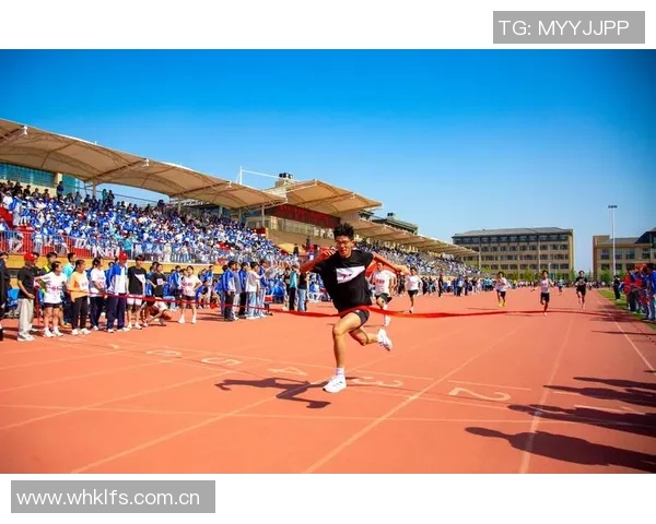 《青春热血逐梦之路:聚焦中国青年球员的拼搏与成长》 《青春热血逐梦之路:聚焦中国青年球员的拼搏与成长》