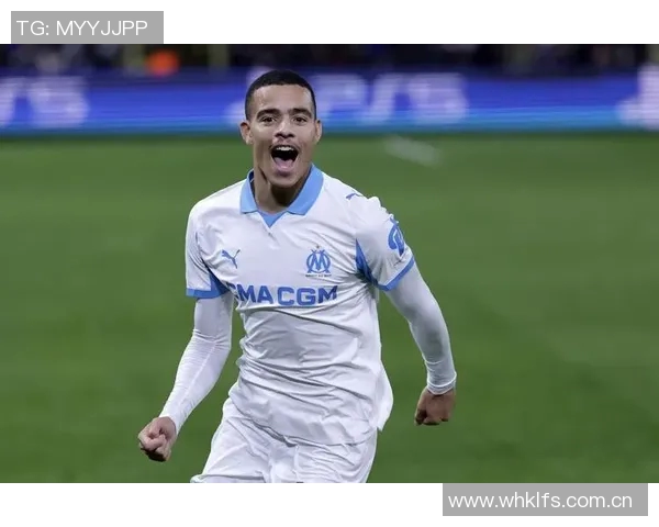 五大联赛赛场小动作引发热议 球员细节背后隐藏的规则与争议